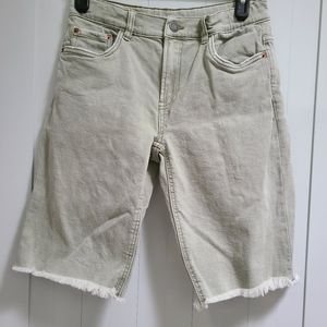 REGULAR FIT DENIM SHORTS